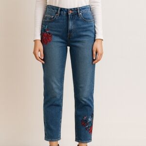 Tribal | Girlfriend Straight Leg Embroidered Jeans